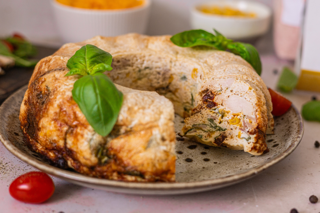 Prăjitură Bundt de pui cu spanac și brânză