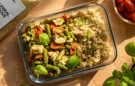 Rețetă fitness: Pui cu pesto și couscous