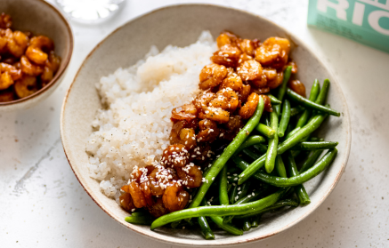 Rețetă fitness: Creveți asiatici în sos dulce și sărat cu orez