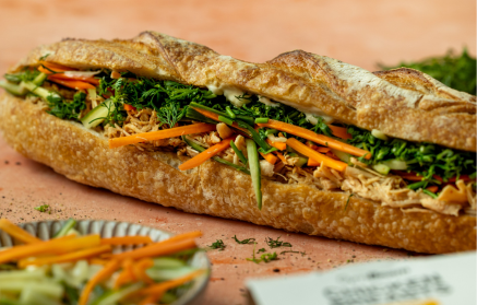 Rețetă fitness: baghetă bánh mì cu pui