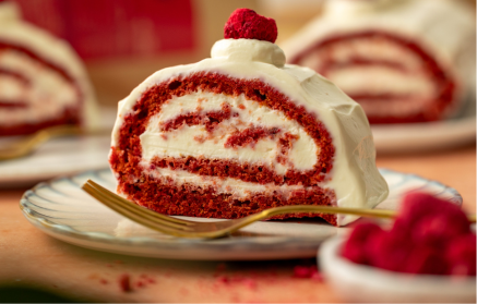 Rețetă Fitness: Ruladă Red Velvet umplută cu cremă de quark
