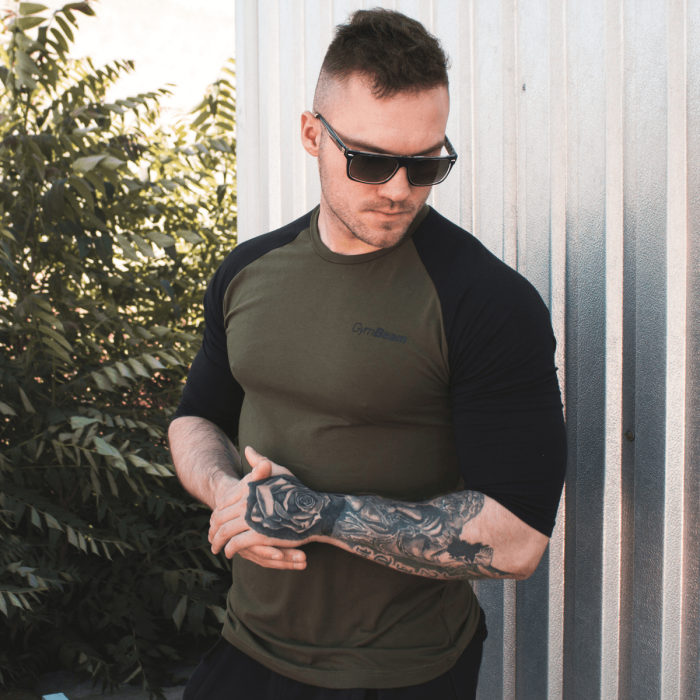 Tričko Fitted Sleeve Military Green Black - GymBeam