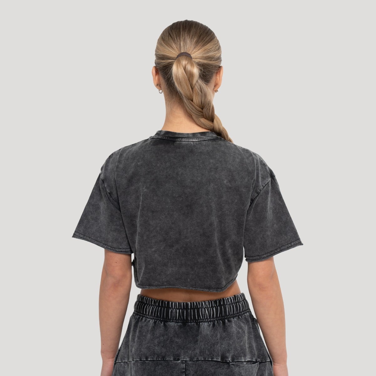 Tricou cropped pentru femei Abyss Charcoal - GymBeam