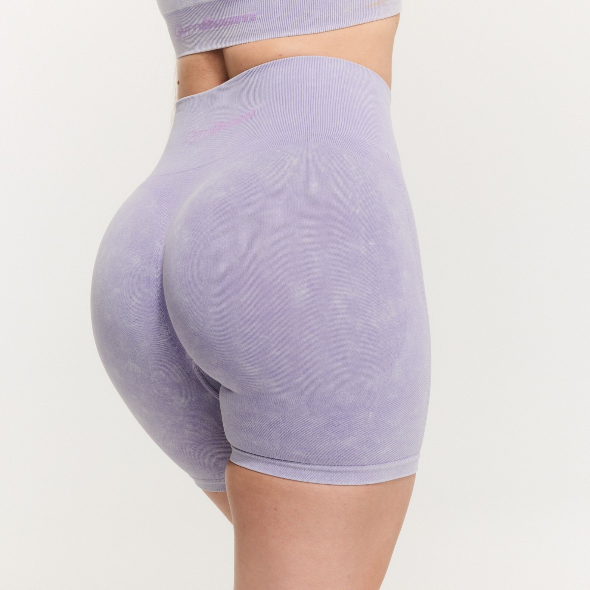 Pantaloni scurți pentru femei Lift Seamless Violet - GymBeam