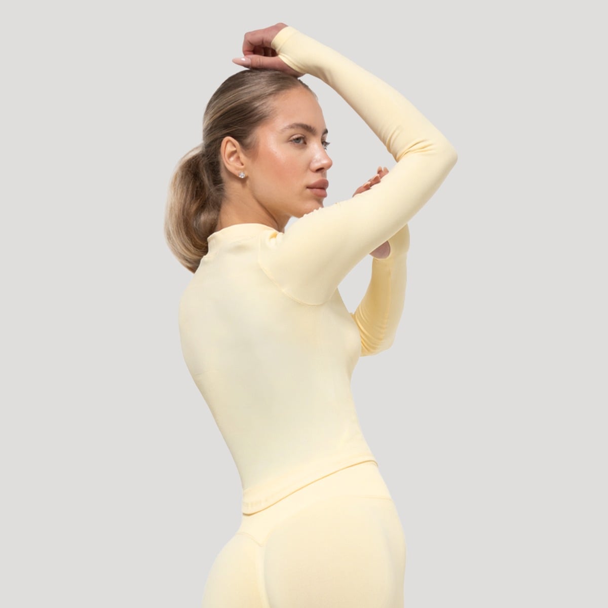 Top sport pentru femei Luma Butter Yellow - GymBeam