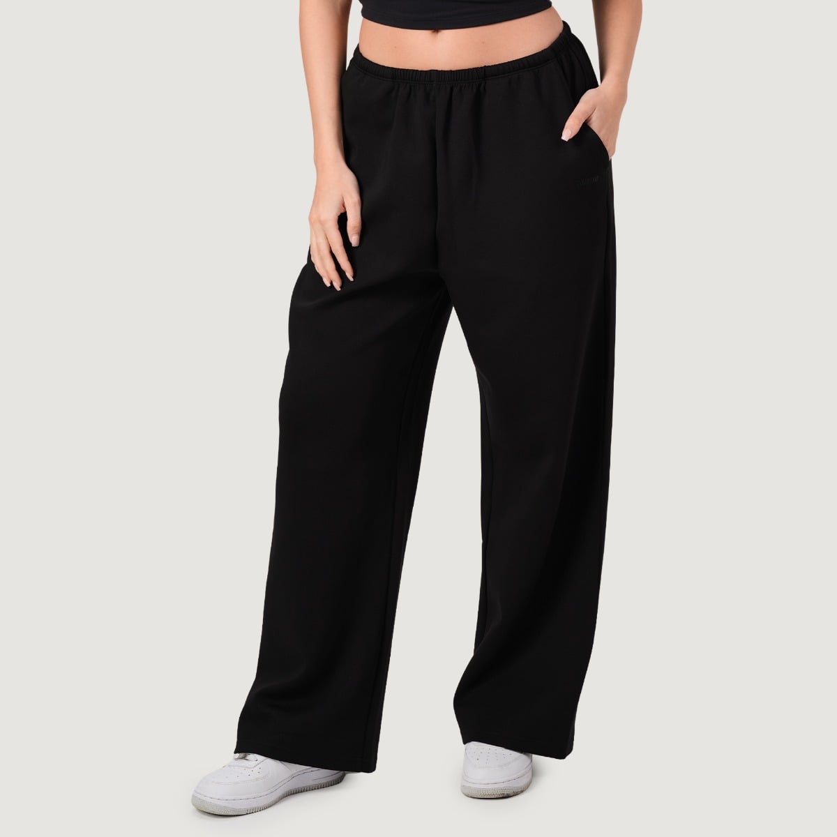 Pantaloni sport pentru femei NEO Black - GymBeam