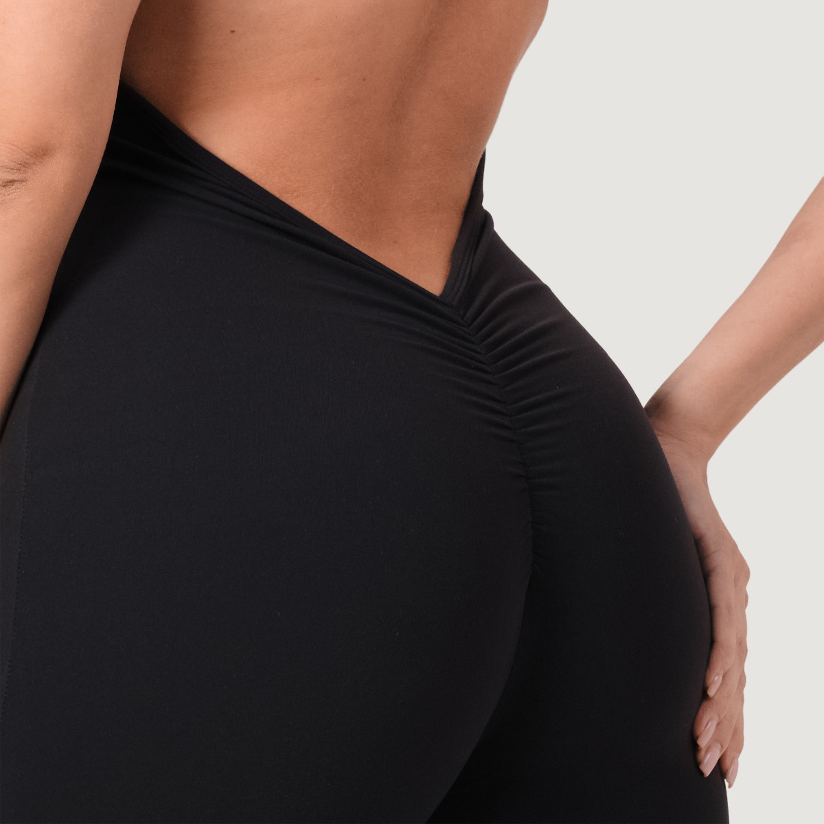 GymBeam Salopetă pentru femei NEO Black · záber 6