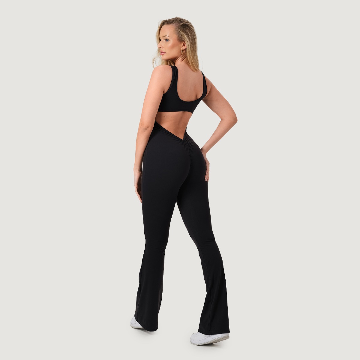 GymBeam Salopetă pentru femei NEO Black · záber 7
